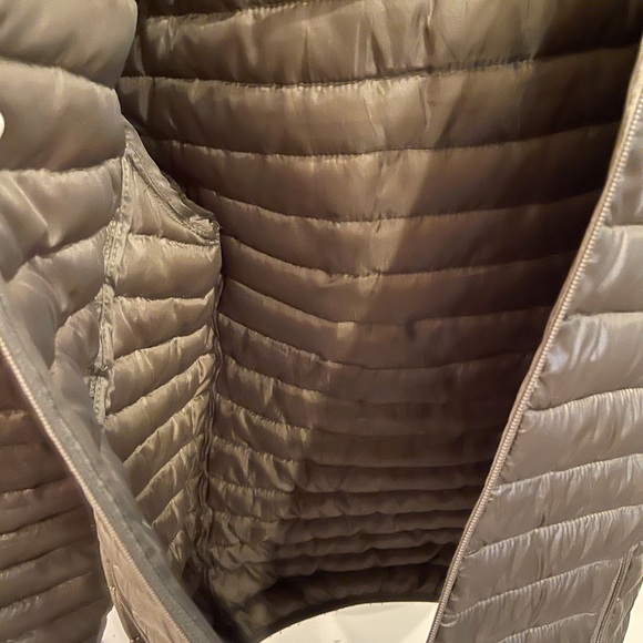 Olive green light ski jacket - Picture 3 of 4